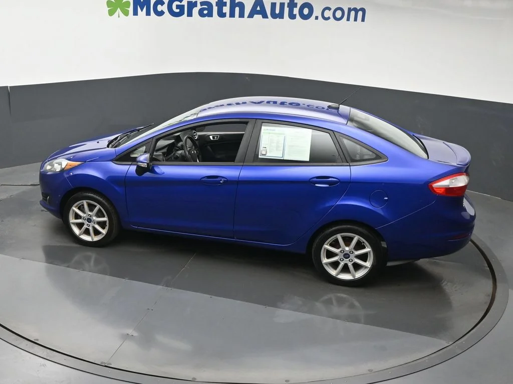 Used 2015 Blue Ford SE image 24
