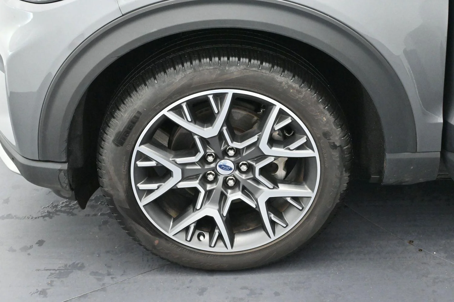 Used 2025 Carbonized Gray Ford Platinum image 34