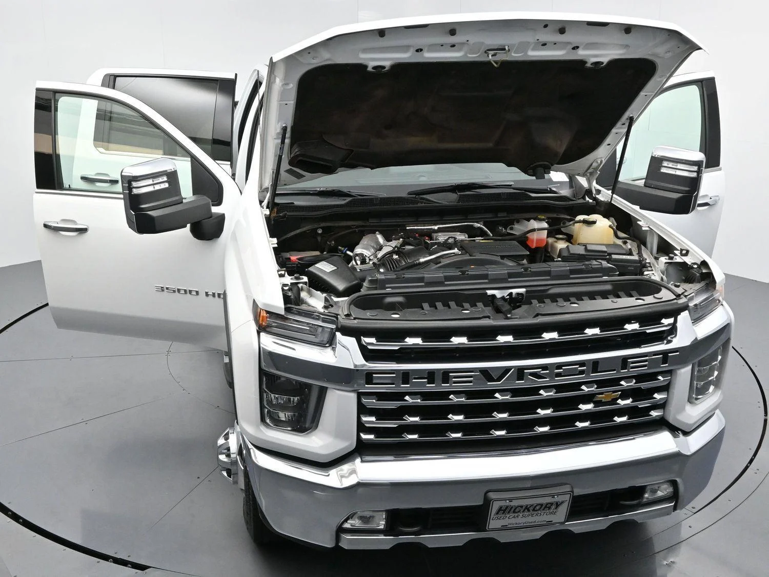 Used 2022 Summit White Chevrolet LTZ image 46