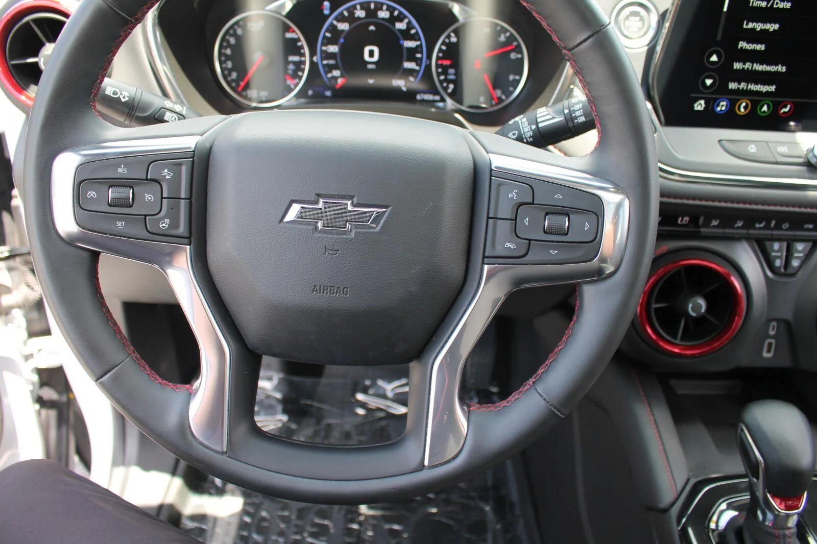 Used 2025 Iridescent Pearl Tricoat Chevrolet RS image 16