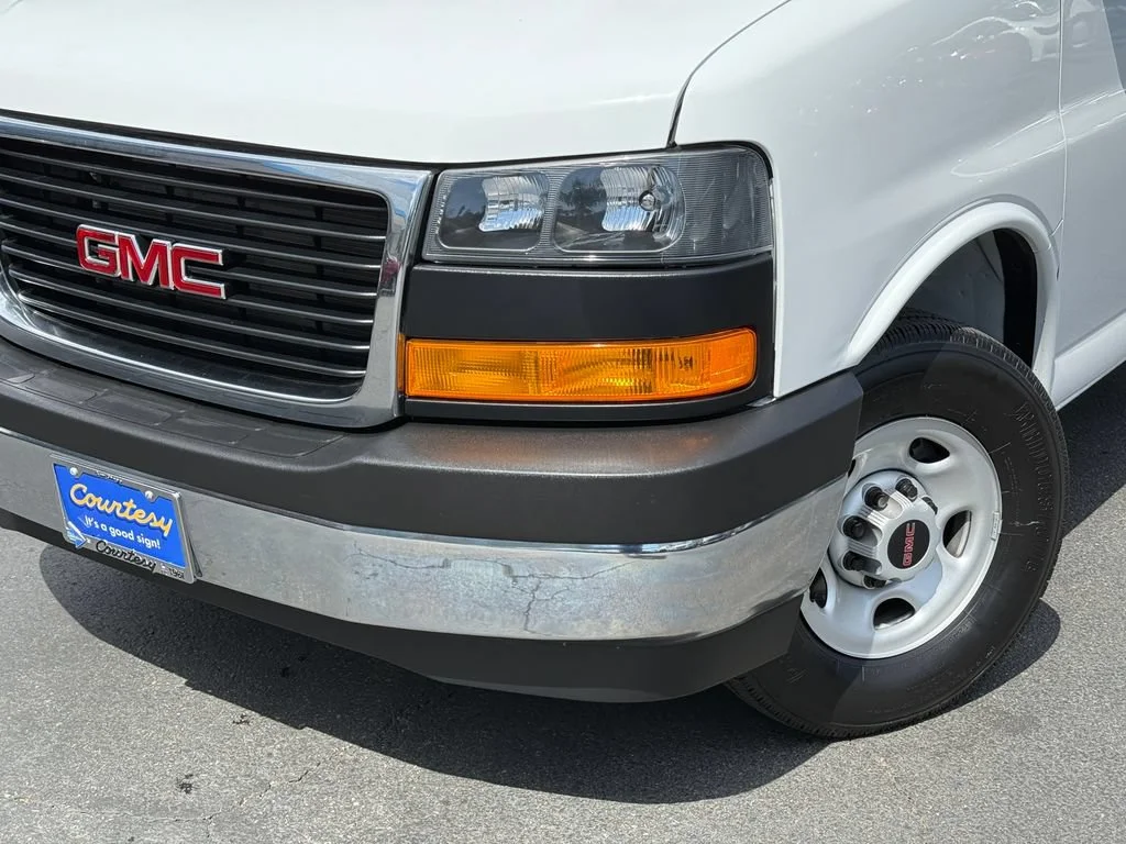 Used 2025 Summit White GMC Work Van image 3