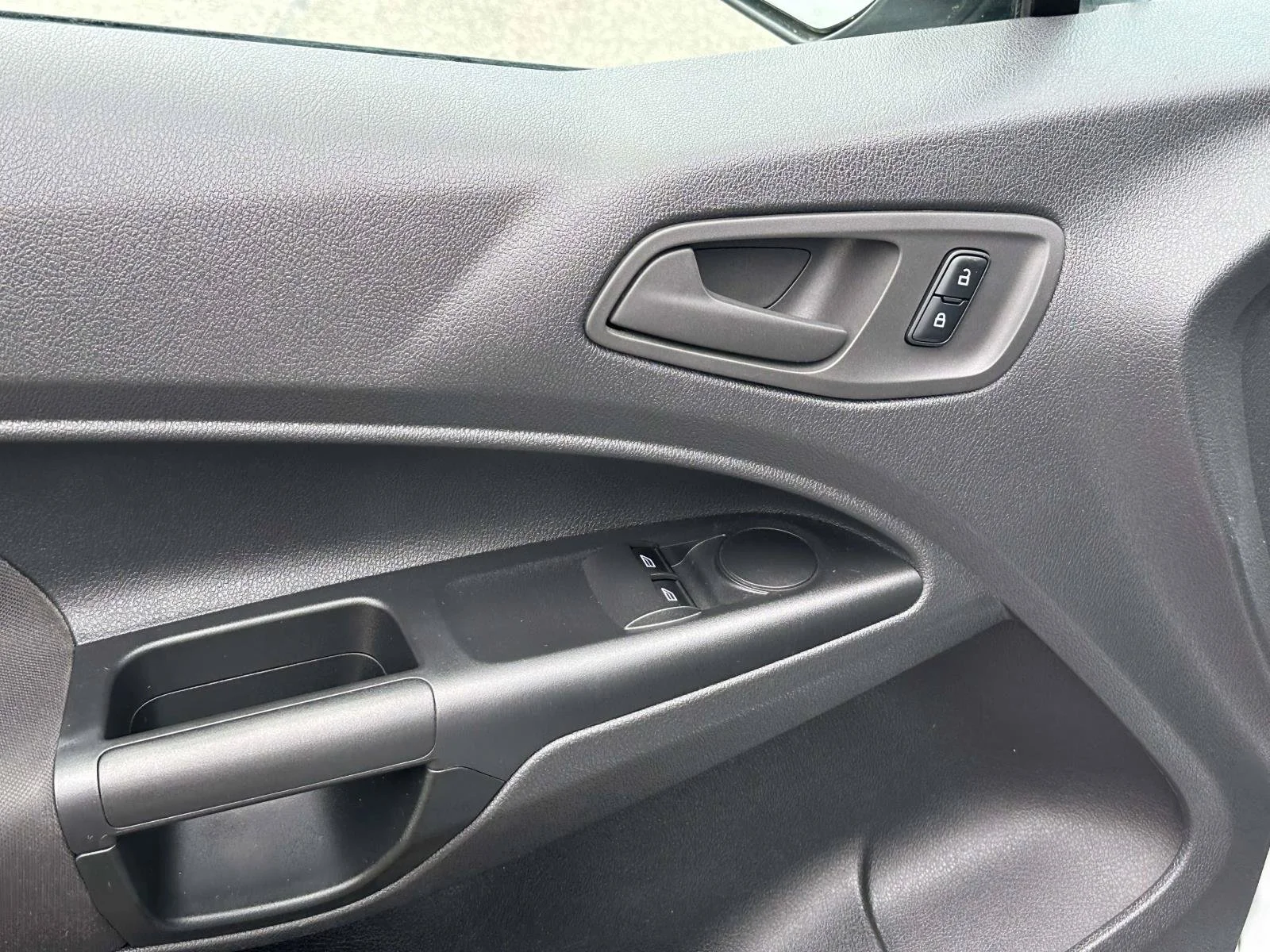 Used 2016 White Ford XL image 18