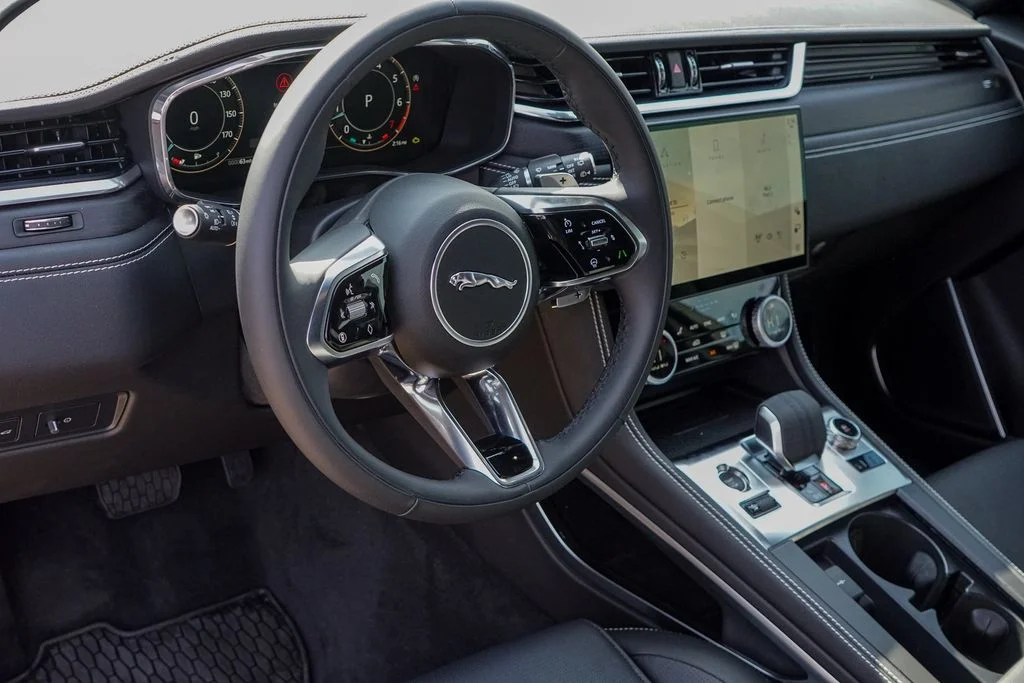 2026 Jaguar F-Pace R-Dynamic S - Photo 13