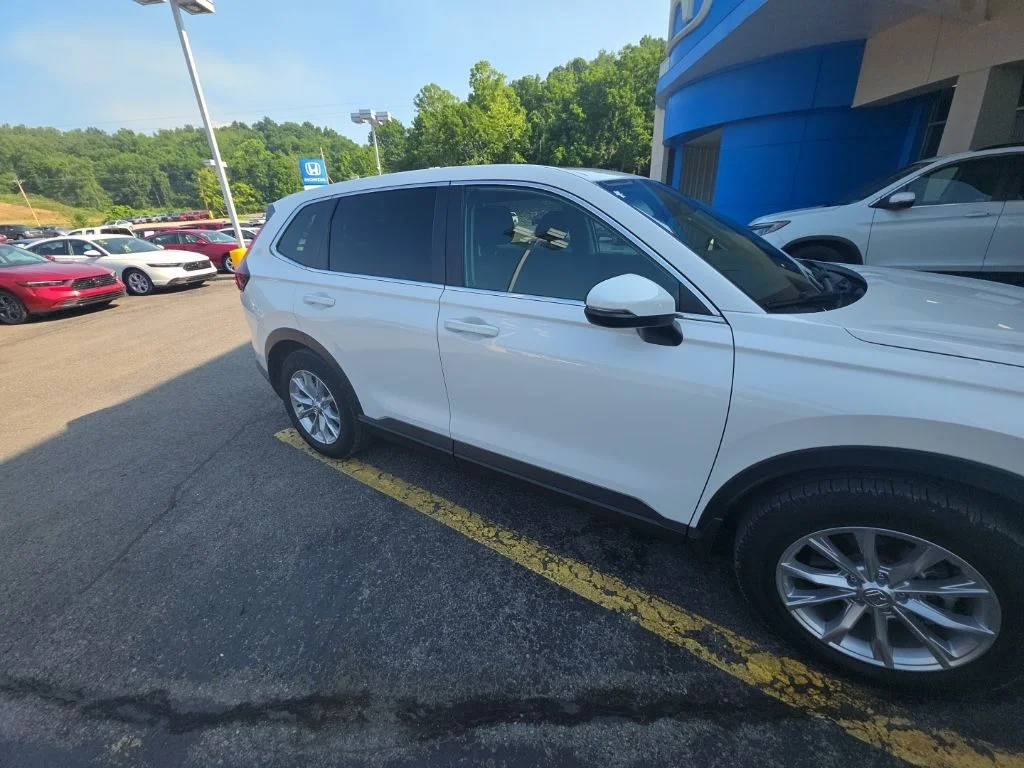 Used 2024 White Honda EX image 17