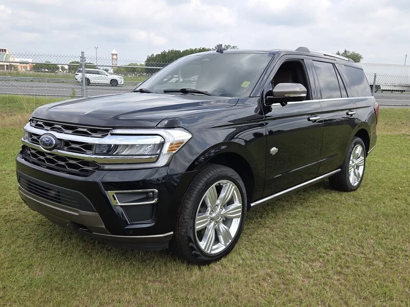Used 2024 Black Metallic FORD KING RANCH image 3