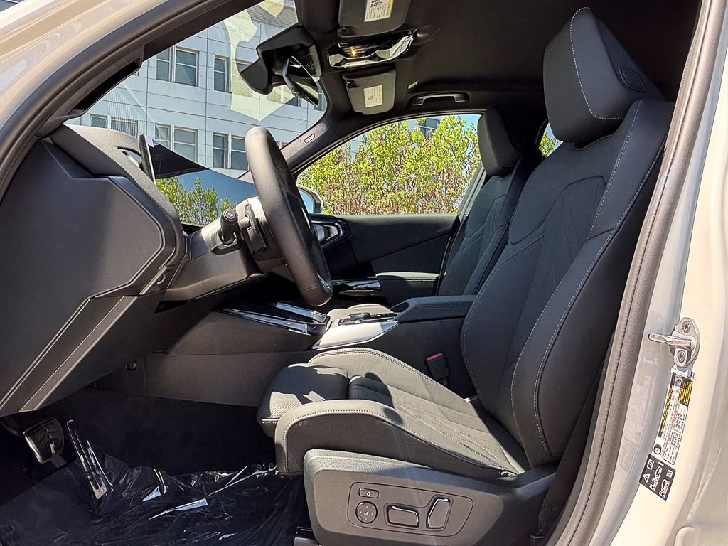 New 2026 Alpine White BMW 30 xDrive image 8