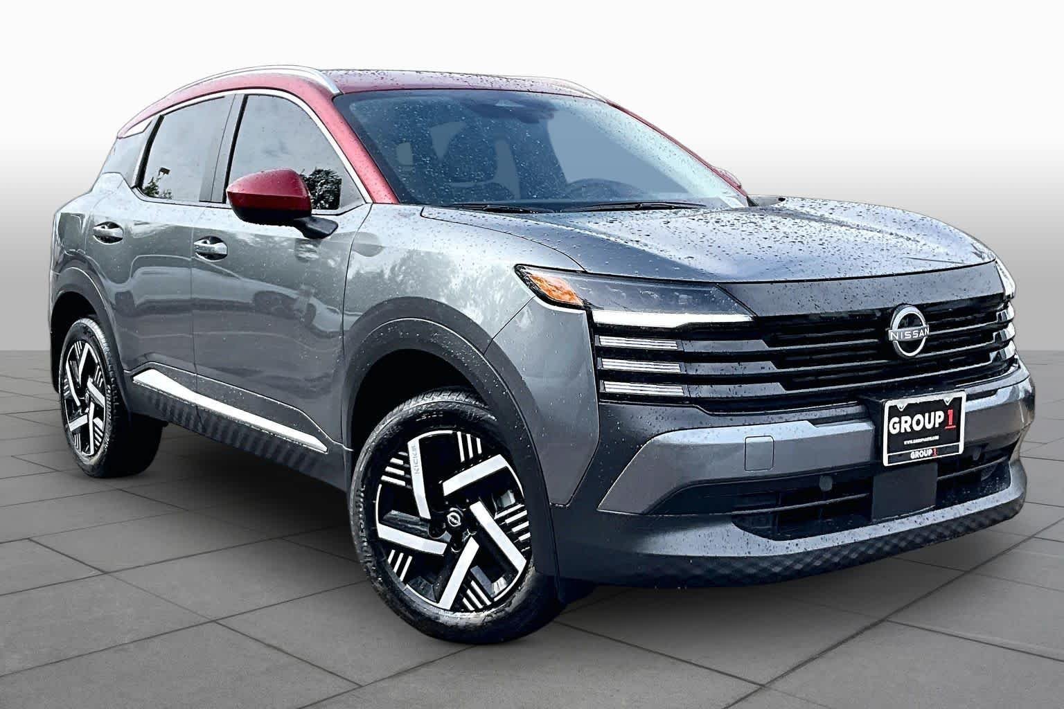 Used 2026 Gun Metallic/Scarlet Ember Tintcoat Nissan SV image 3
