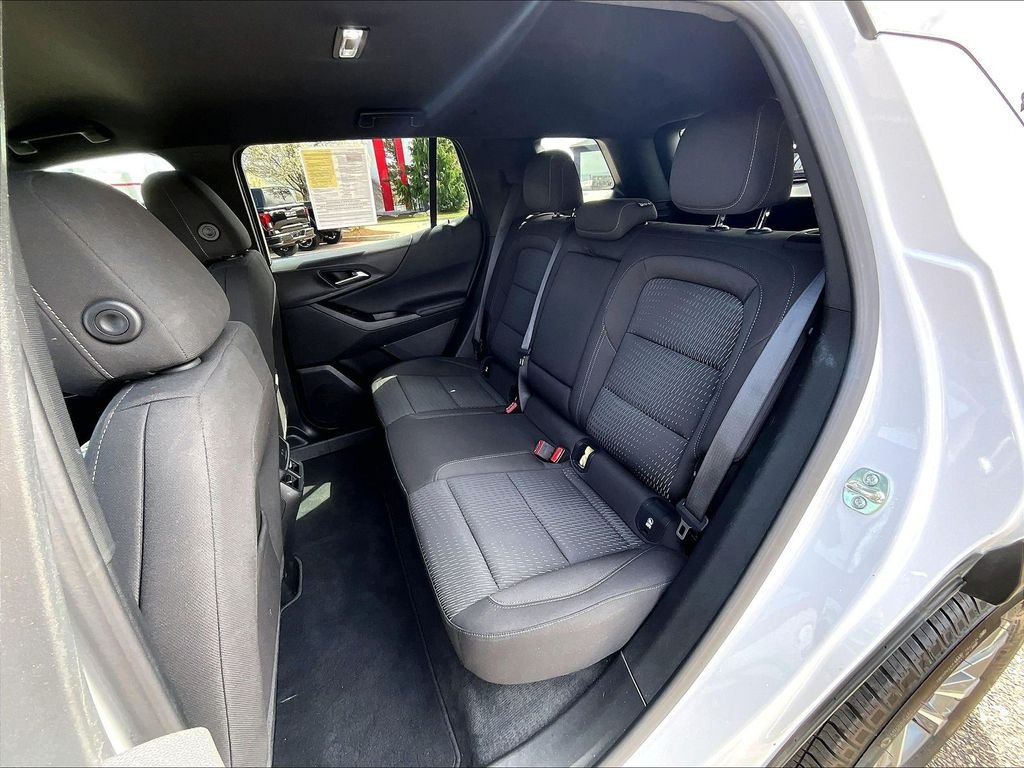 Used 2025 White Chevrolet LT image 15