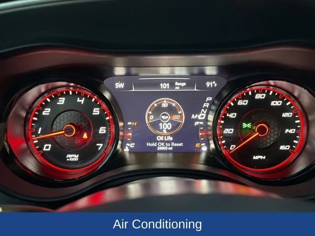 Used 2022  Dodge R/T image 9