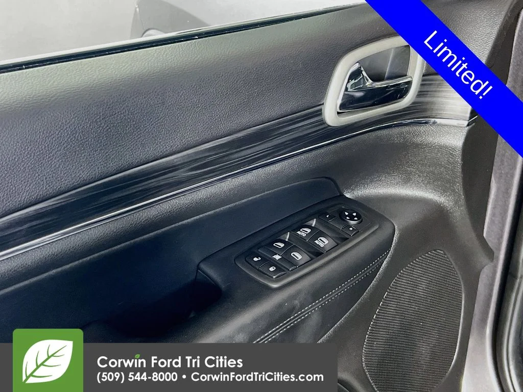Used 2021 Granite Crystal Clearcoat Metallic Jeep Limited image 12