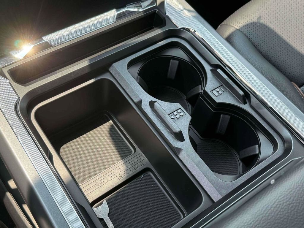 2025 Ford F-350 Super Duty Lariat - Photo 27