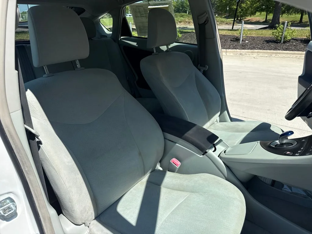 Used 2010 Blizzard Pearl Toyota I image 34