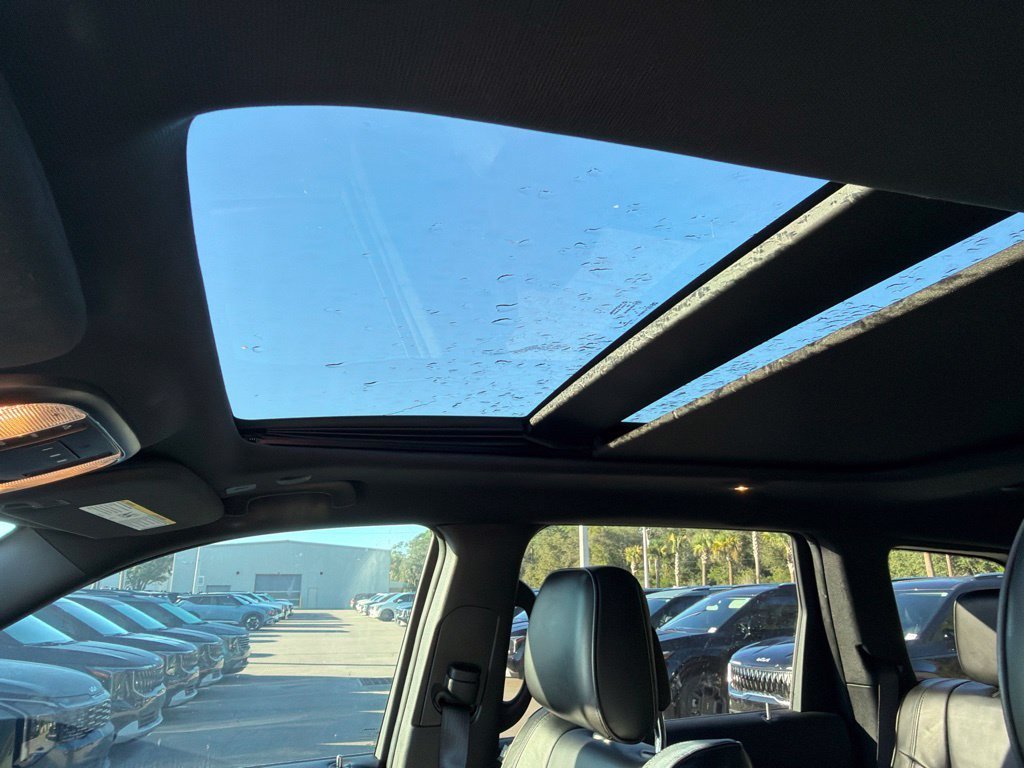 Used 2021 Pacific Blue Clearcoat Jeep High Altitude image 18