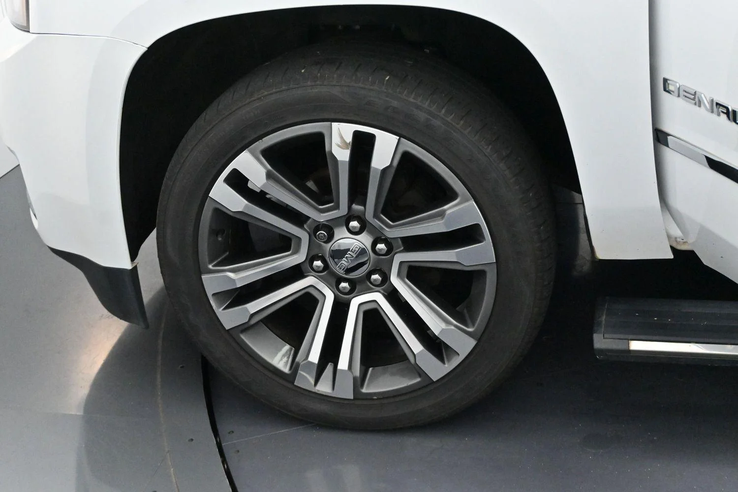 Used 2020 Summit White GMC Denali image 46
