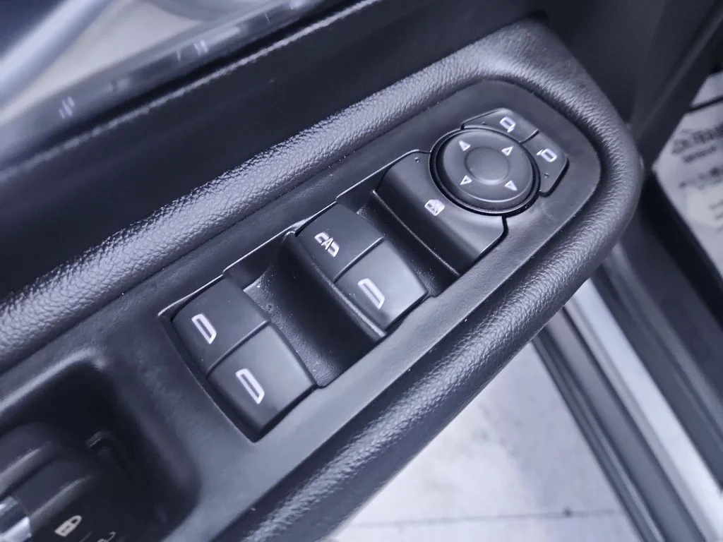 Used 2023 Silver GMC SLE image 13