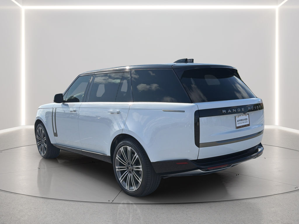 Used 2025 White Land Rover SE image 15