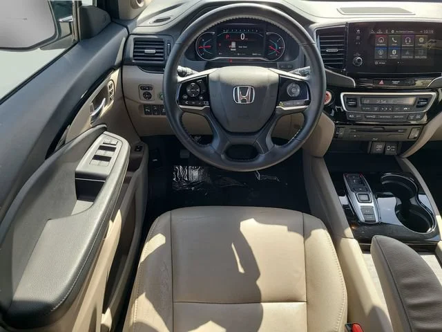 Used 2019 White Honda Touring 7-Passenger image 16