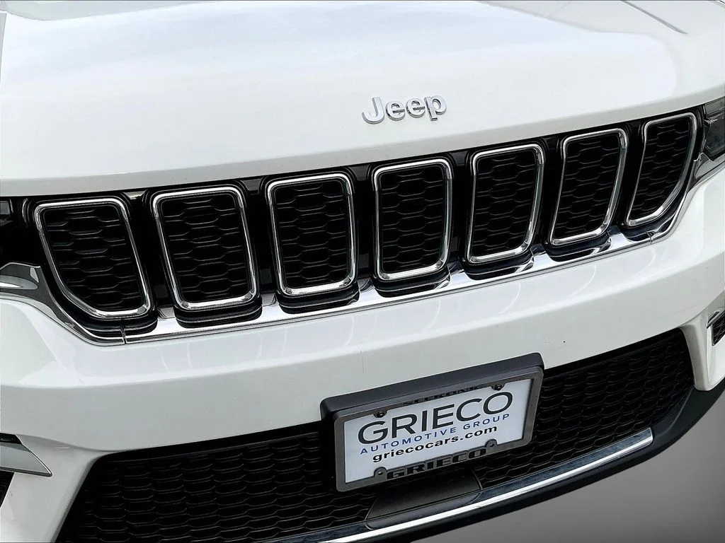 Used 2023 Bright White Clearcoat Jeep Limited image 33