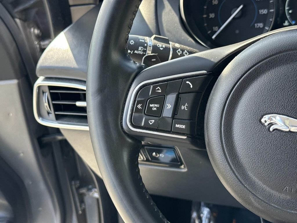 Used 2020 Silver Jaguar 25t Premium image 7