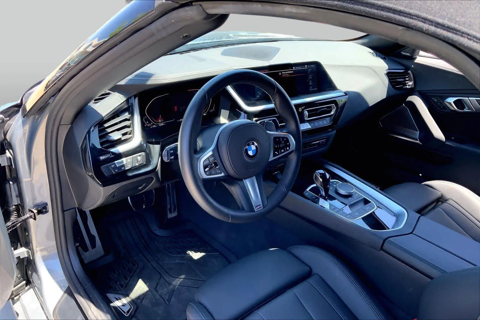 Used 2025 Skyscraper Grey Metallic BMW sDrive30i image 13