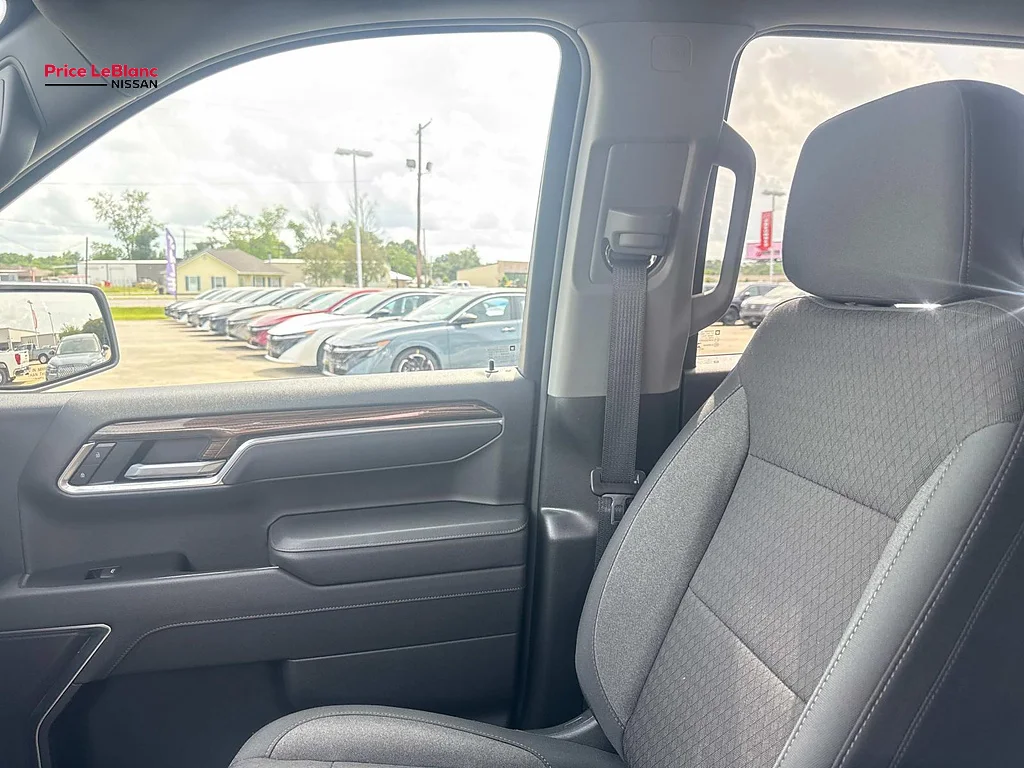 Used 2026 Summit White Chevrolet RST image 15