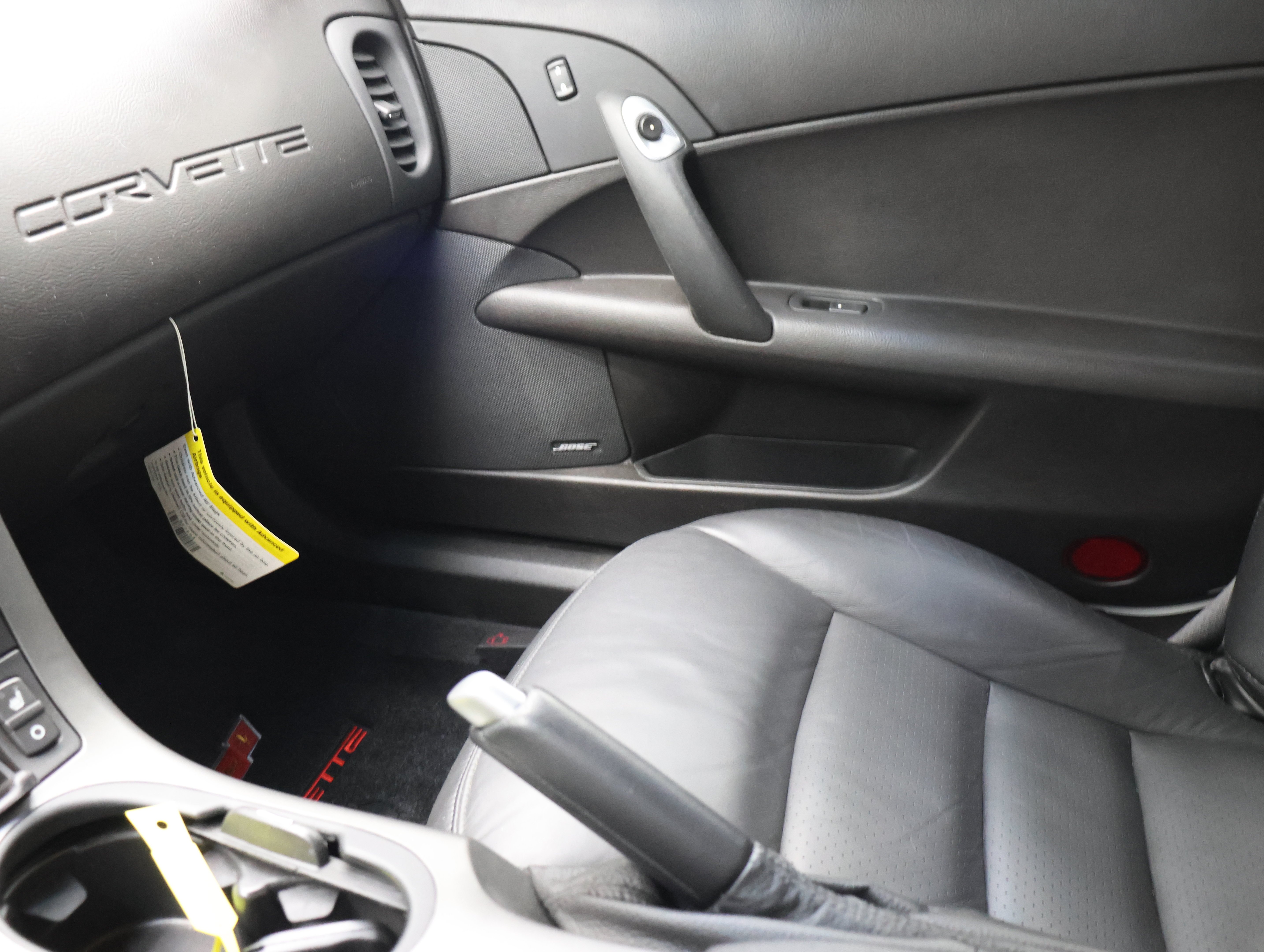 Used 2007 Arctic White Chevrolet  image 12