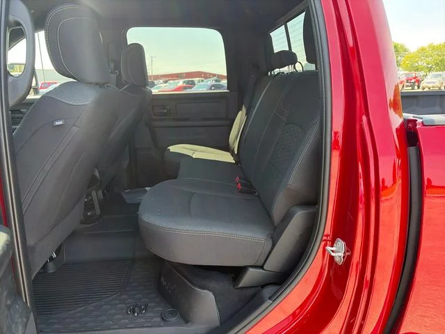 New 2026 Molten Red Pearl-Coat Exterior Paint RAM Tradesman image 24