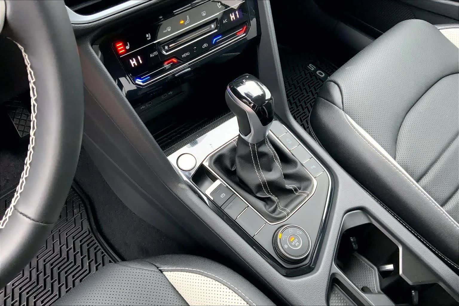 New 2026 Platinum Gray Metallic Volkswagen SEL image 7