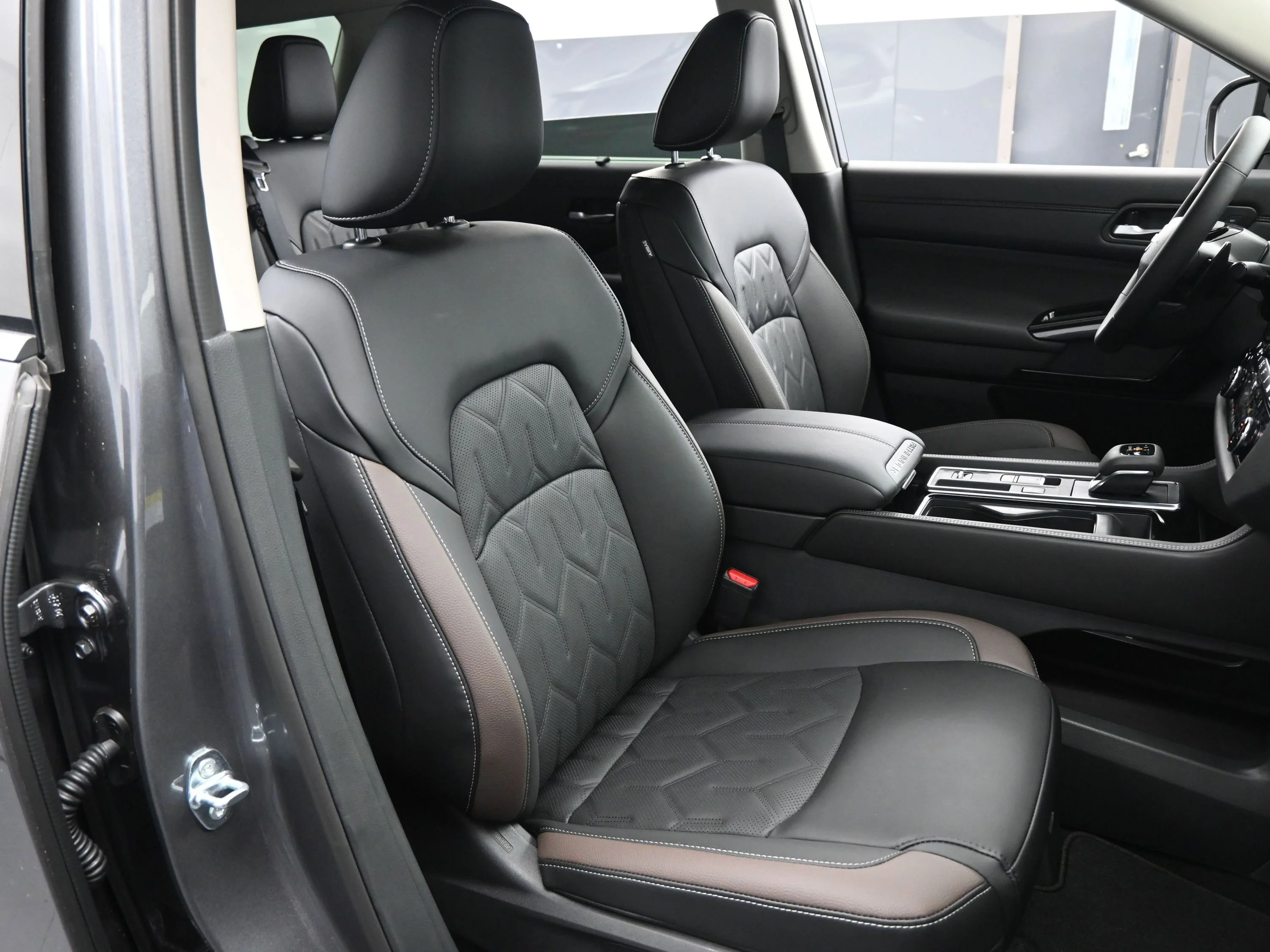 New 2026 Gun Metallic Nissan Platinum image 15