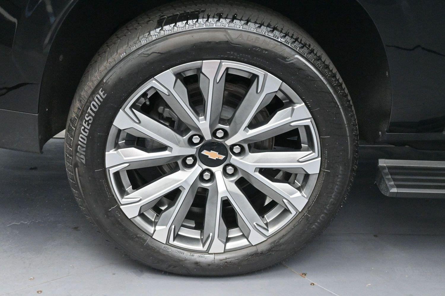 Used 2025 Black Chevrolet High Country image 43