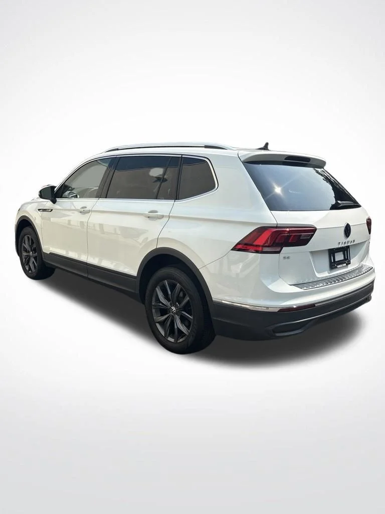 Used 2022  Volkswagen 2.0T SE image 5
