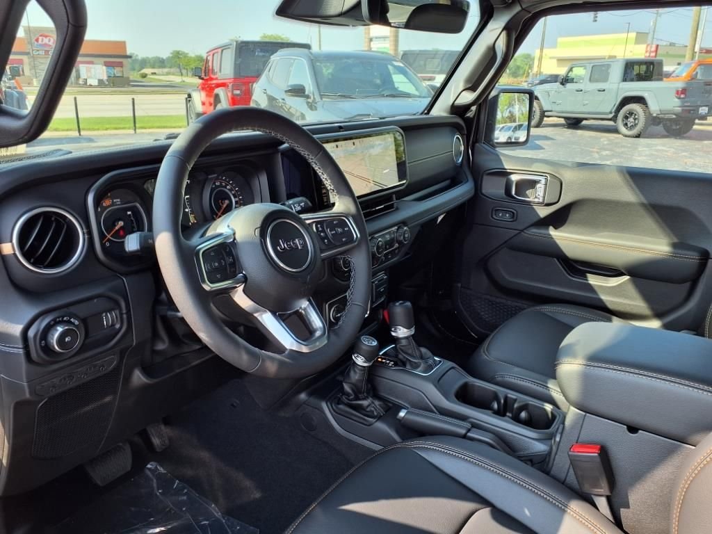 2025 Jeep Wrangler 4-Door Sahara - Photo 6