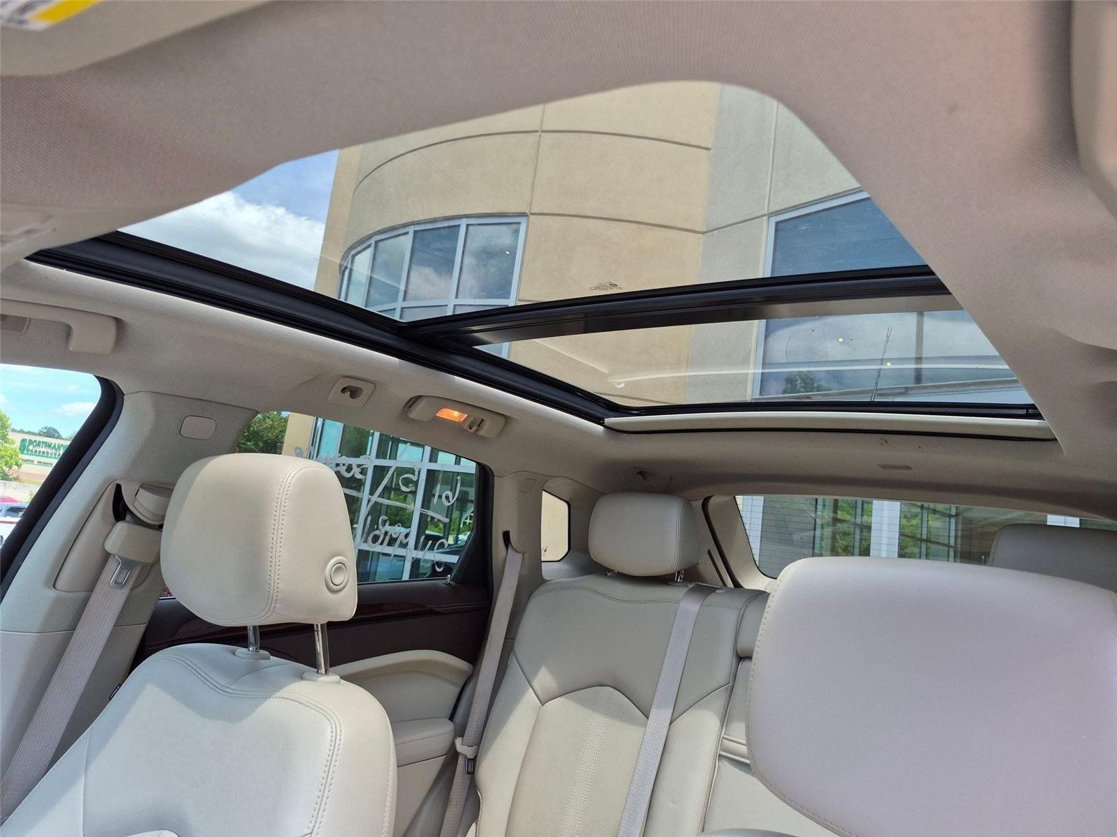 Used 2016  CADILLAC LUXU image 13