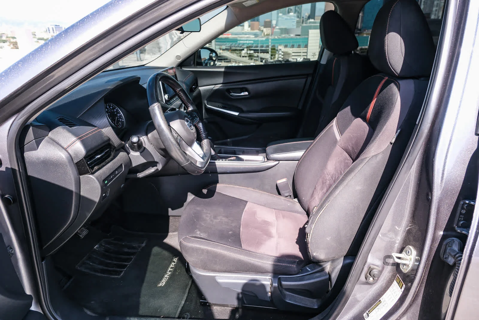 Certified Used 2022 Gun Metallic Nissan SR image 20