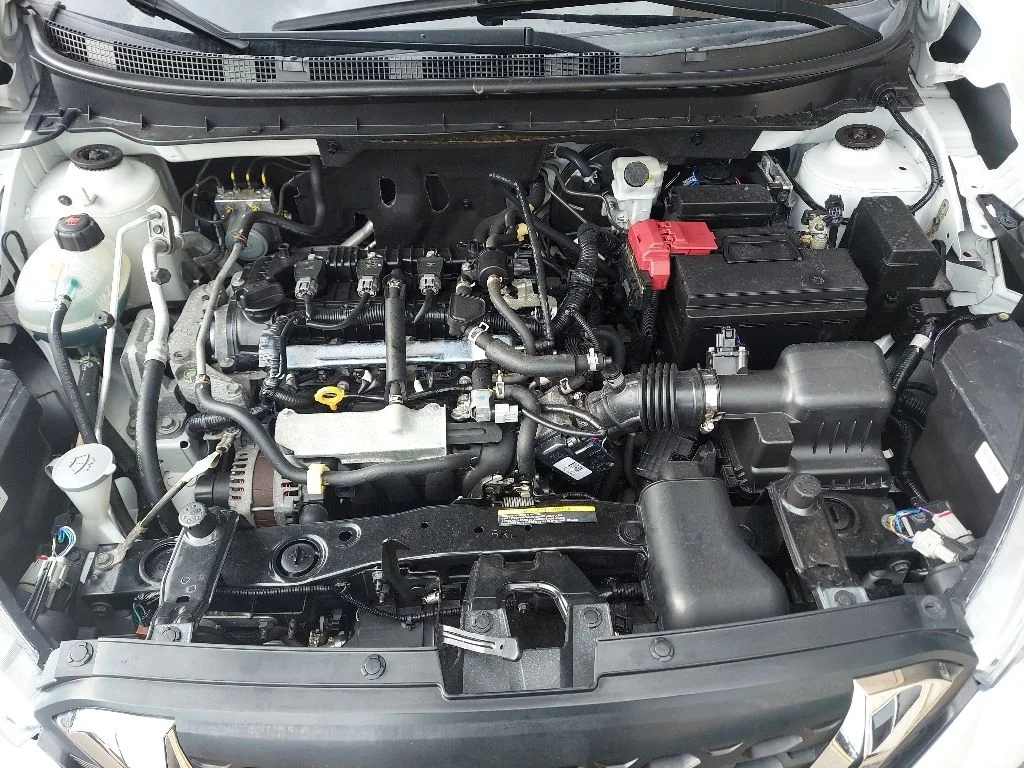 Certified Used 2020 White Nissan SR image 37