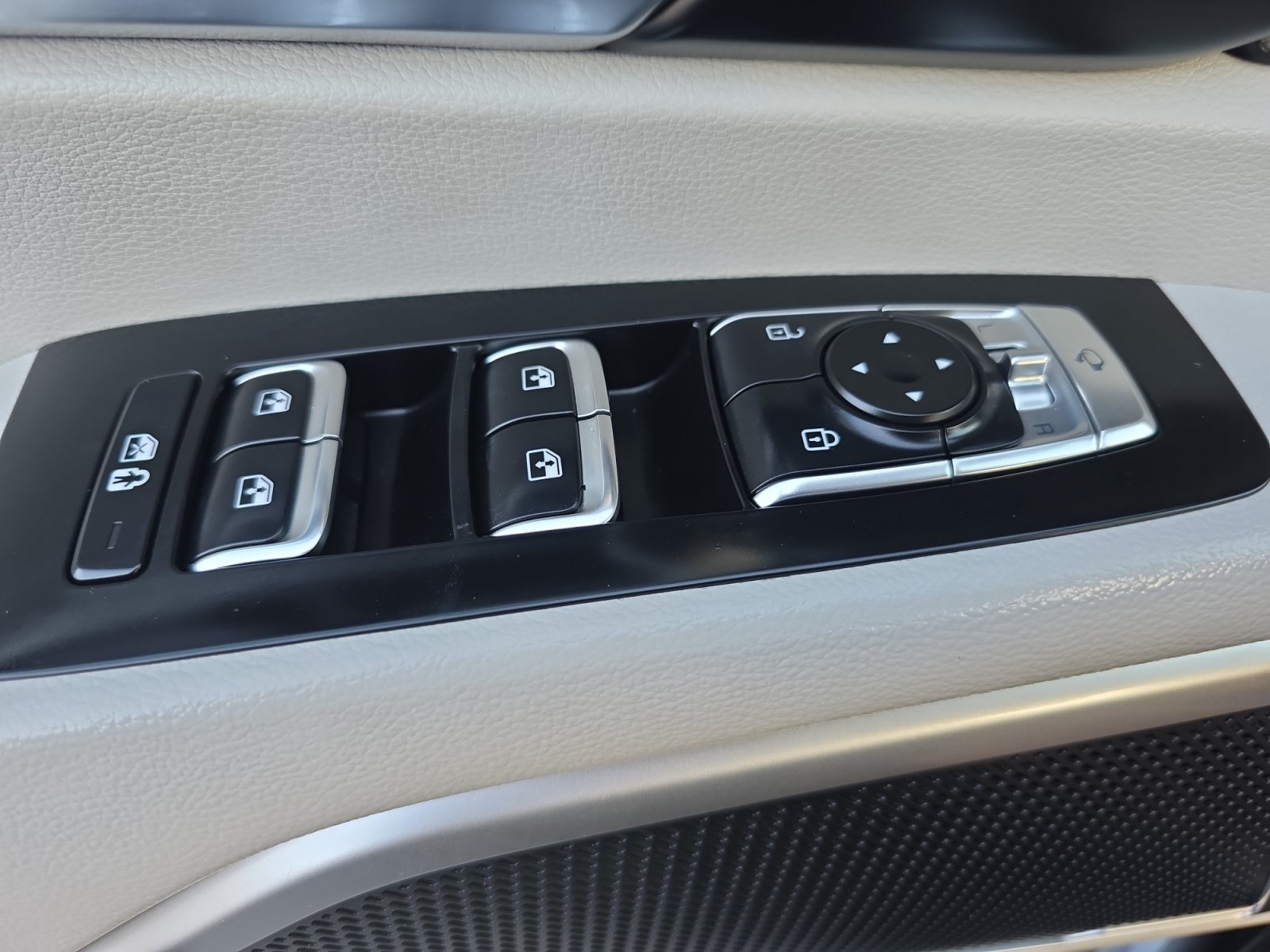Used 2021 Gravity Grey Kia EX image 27