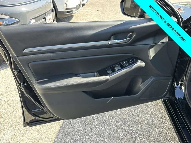 Used 2023 Black Nissan 2.5 SV image 27