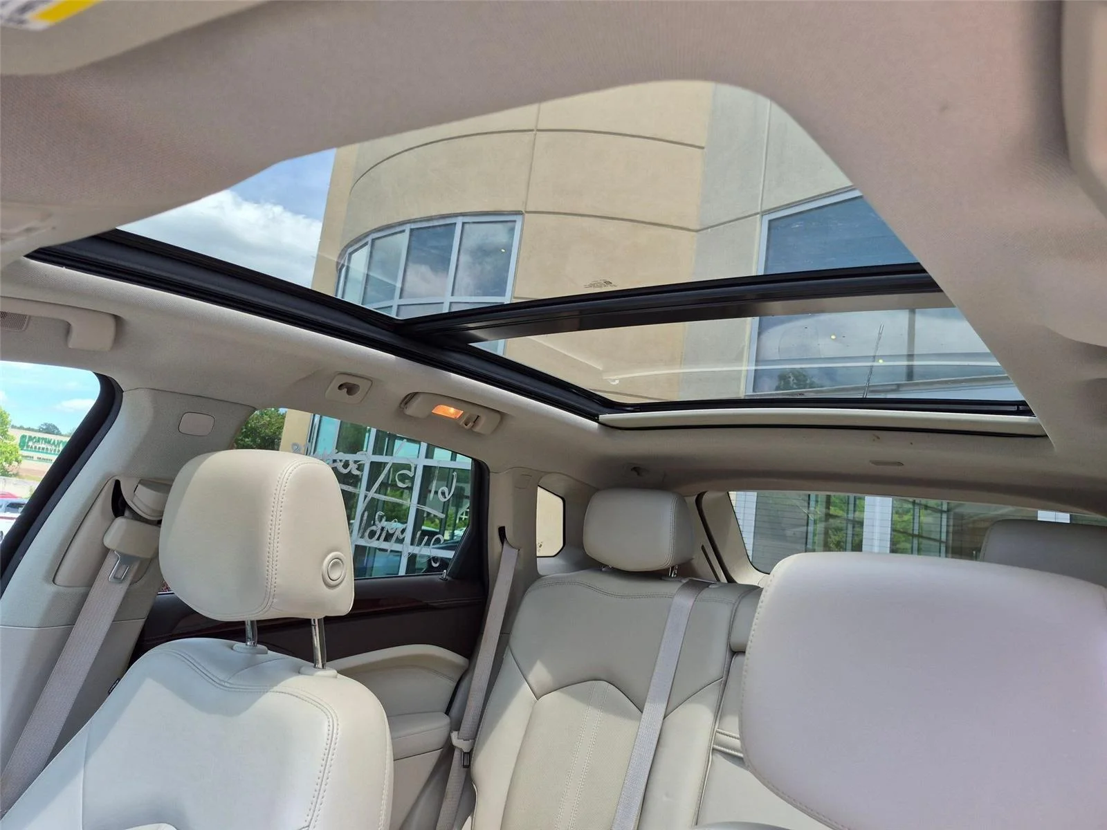 Used 2016  CADILLAC LUXU image 13