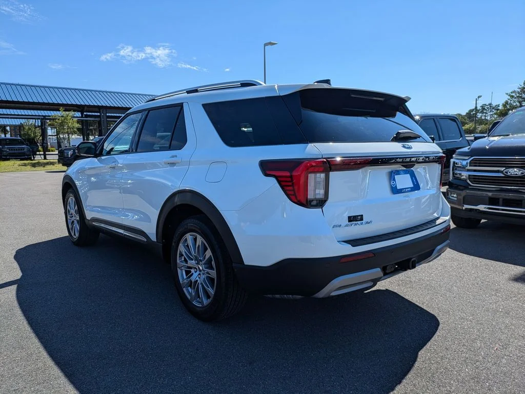 New 2026 Star White Metallic Tri-Coat Ford Platinum image 6
