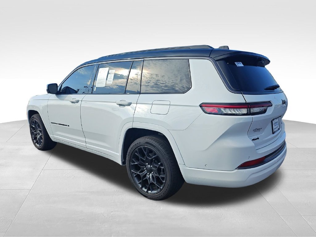 Used 2026 White Jeep Summit image 3