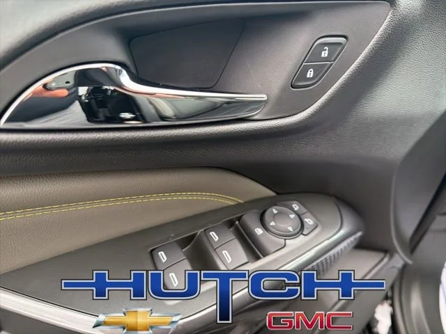 New 2026 Mosaic Black Metallic Chevrolet ACTIV image 19
