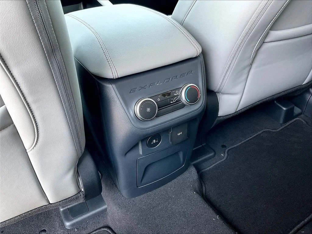 New 2026 Carbonized Gray Metallic Ford Active image 17