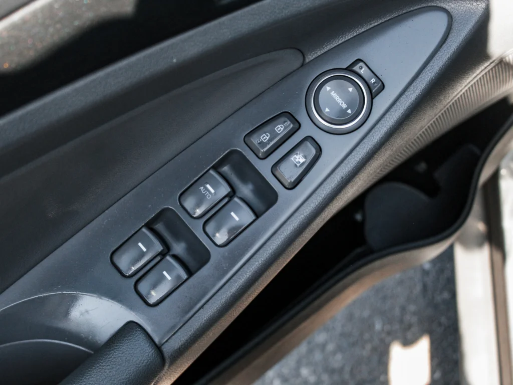 Used 2013 Harbor Gray Metallic Hyundai GLS image 9