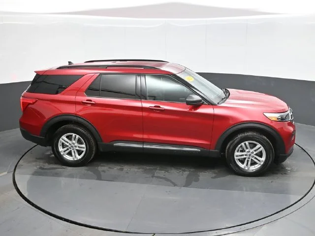 Used 2023 Red Ford XLT image 16
