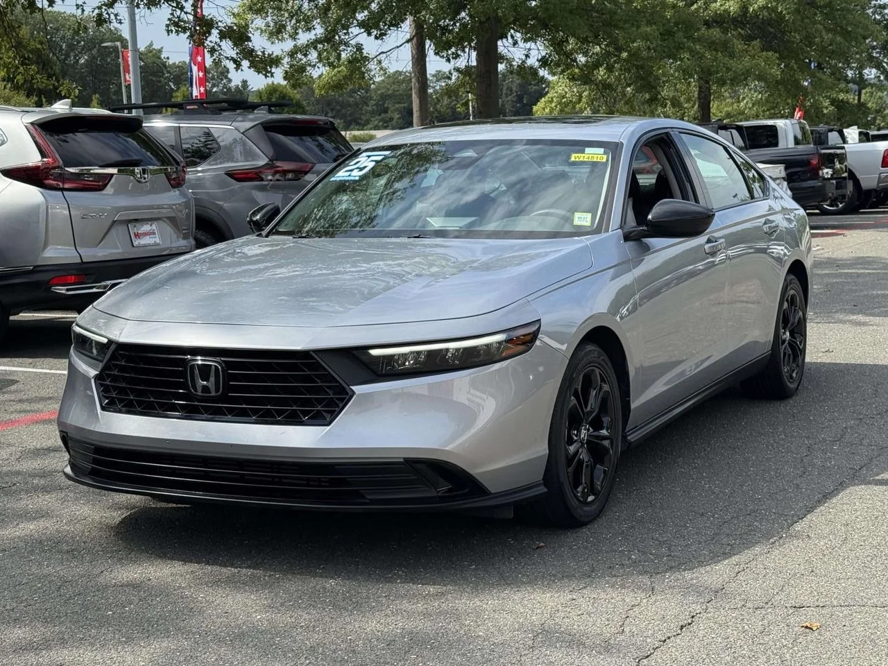 Used 2025 Solar Silver Metallic Honda SE image 3