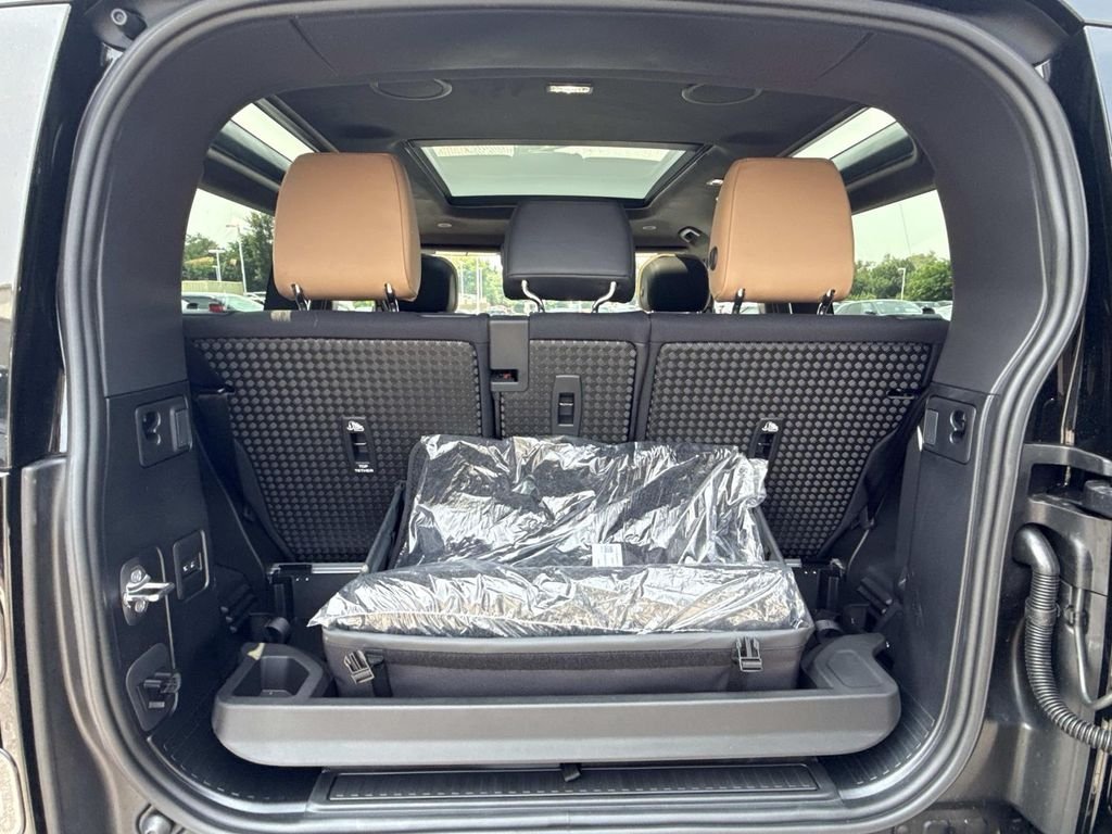 New 2026 Carpathian Grey Land Rover V8 image 15