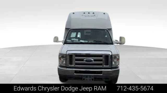 2013 Ford E-Series's photo