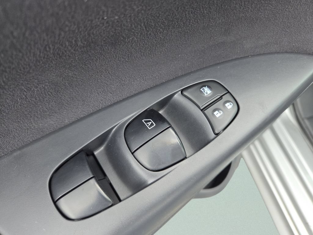 Used 2013 Magnetic Gray Nissan SR image 29