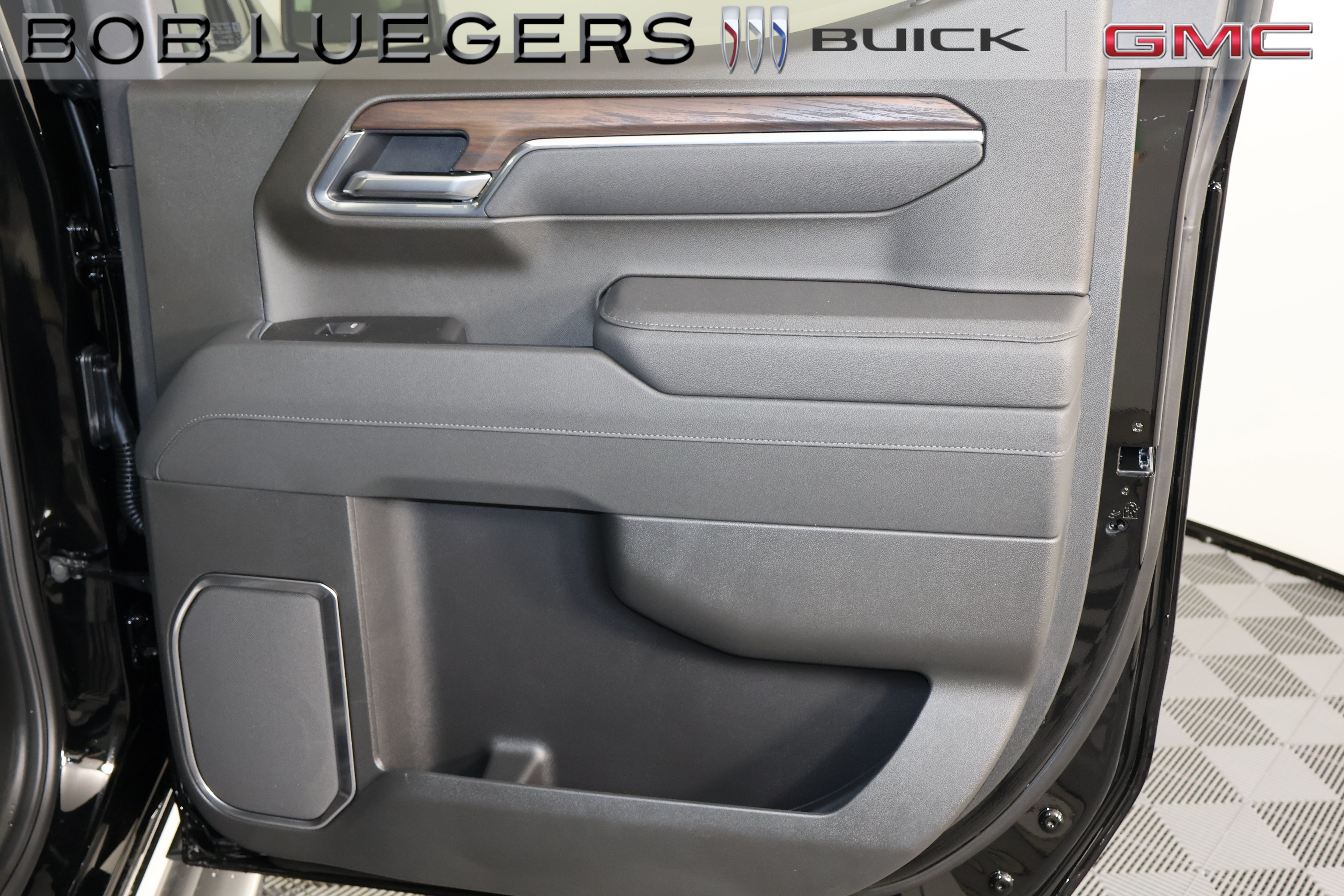 2026 GMC Sierra 1500 SLT - Photo 17