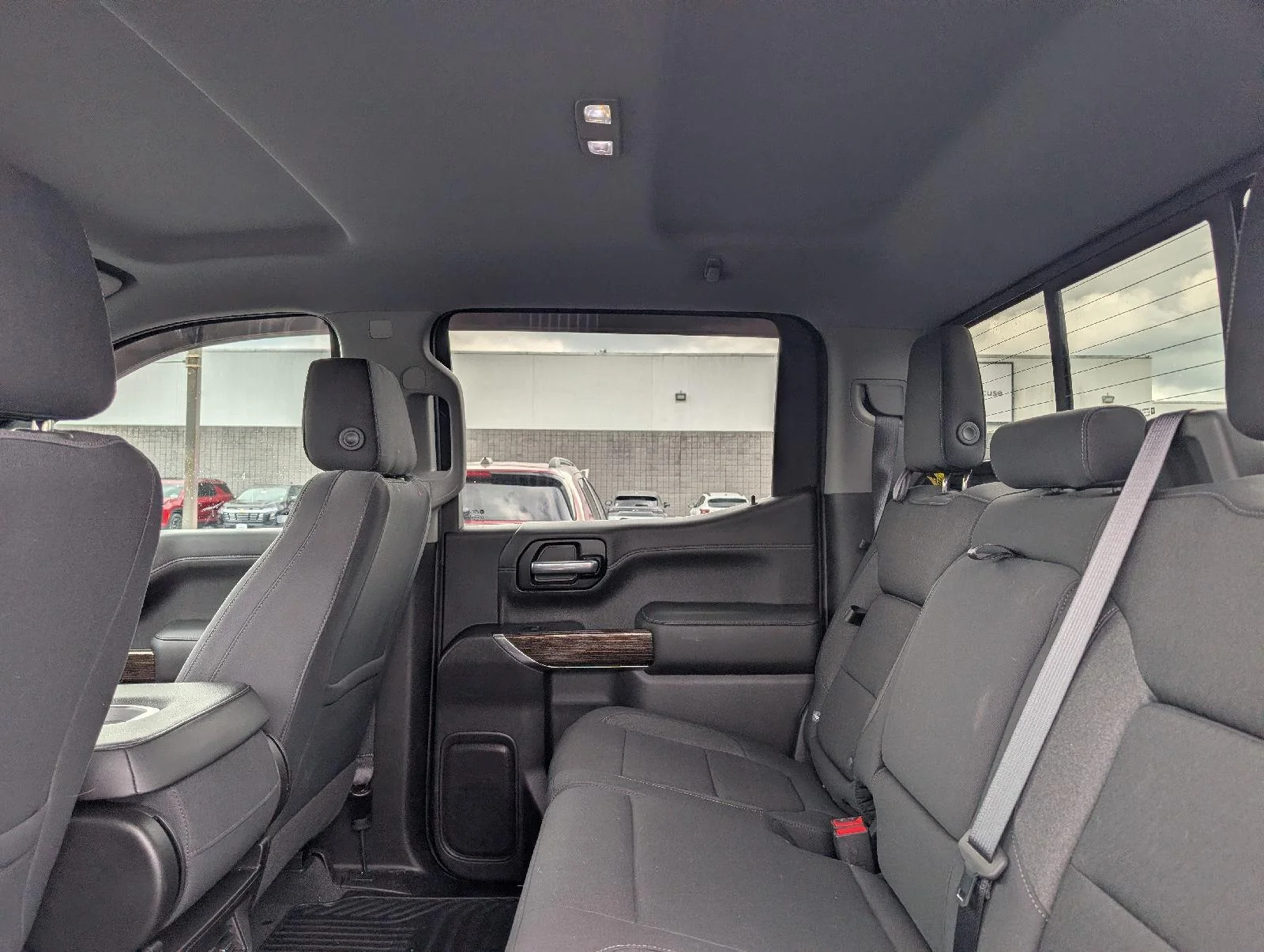 Used 2020 Onyx Black GMC SLE image 9